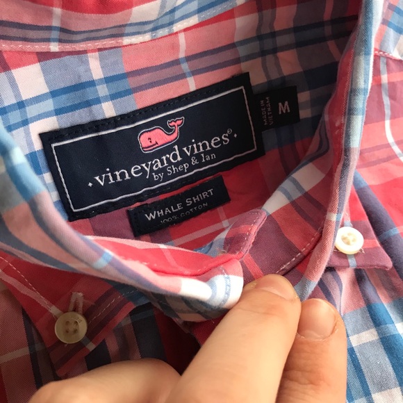 Vineyard Vines whale shirt - Picture 3 of 4